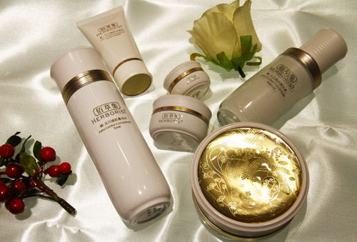 秋季化妝品節(jié)盛典來襲！多重福利搶先鎖定，專屬代金券手慢即無